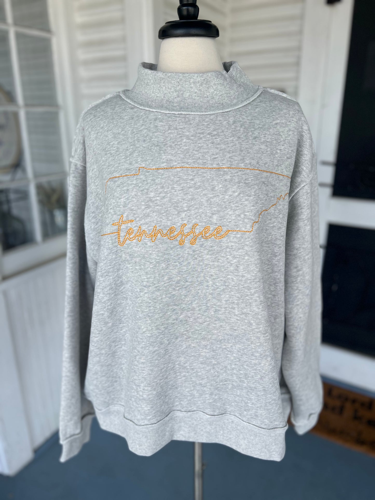 ‘TENNESSEE Map & Signature’ Embroidered Mock Neck