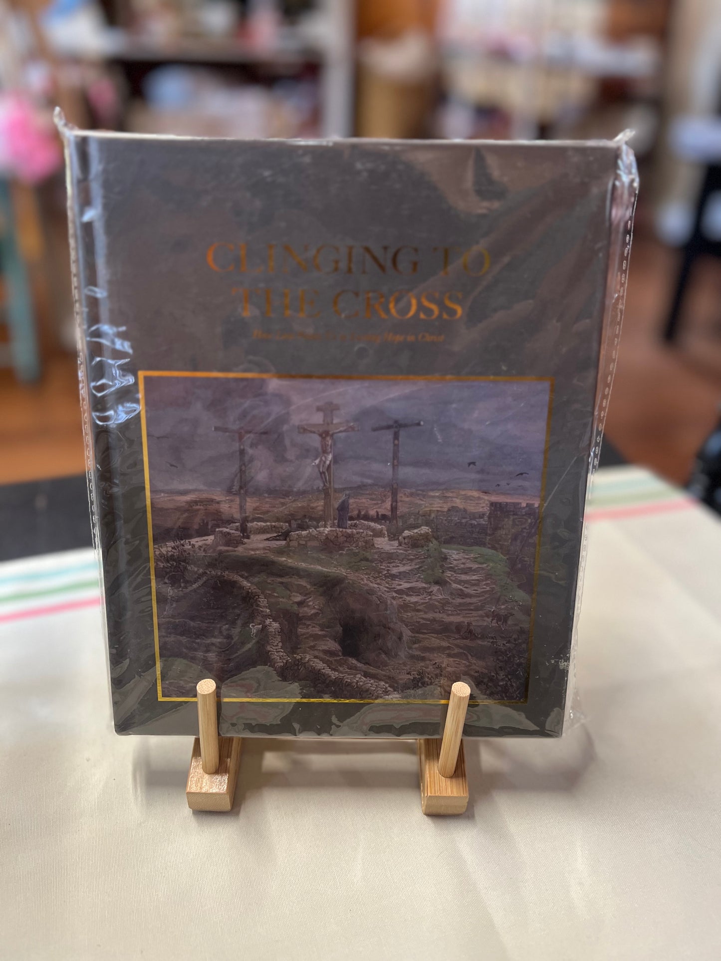 Clinging to the Cross (HB)
