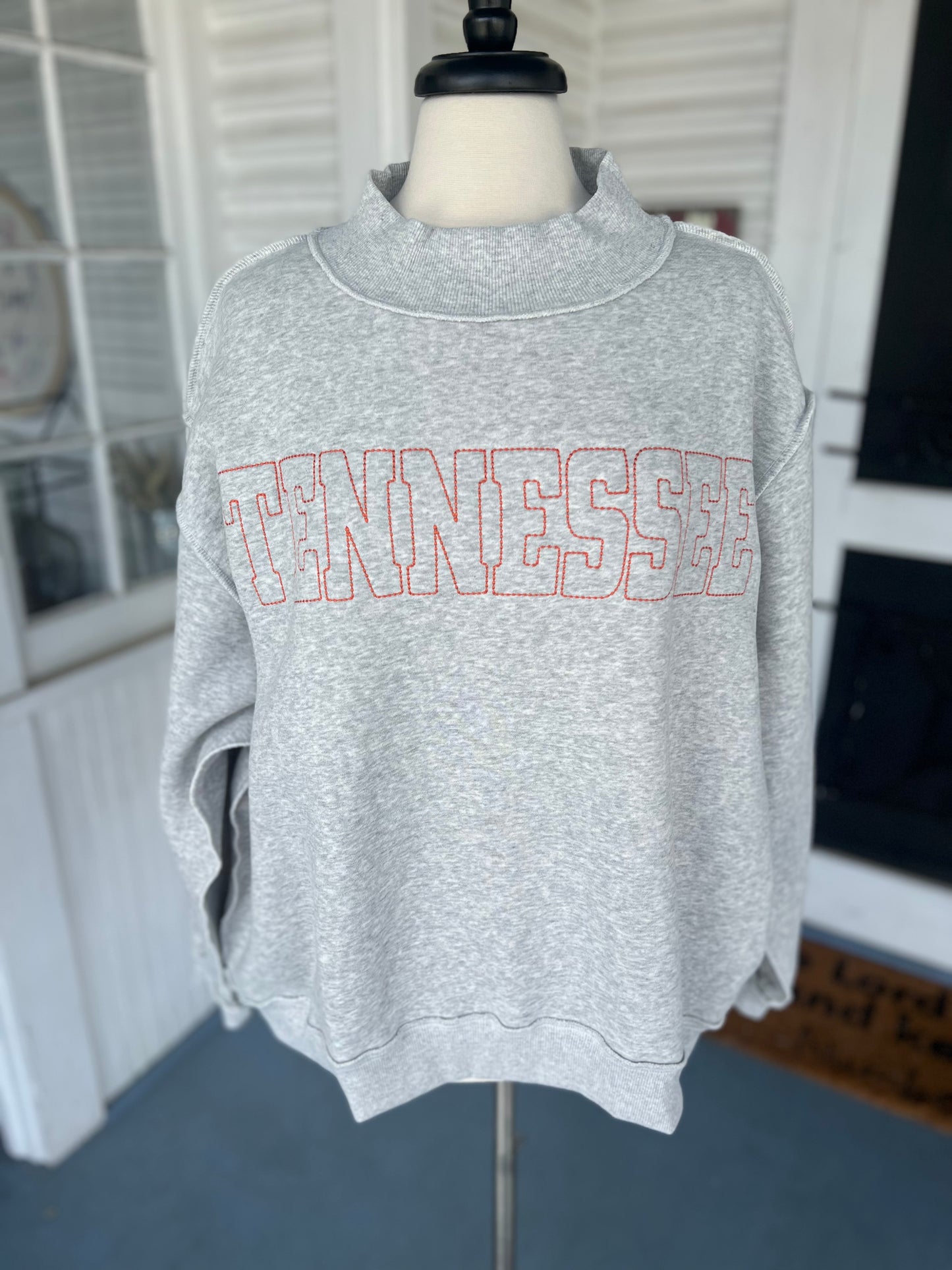 ‘TENNESSEE’ Embroidered Outline Mock Neck