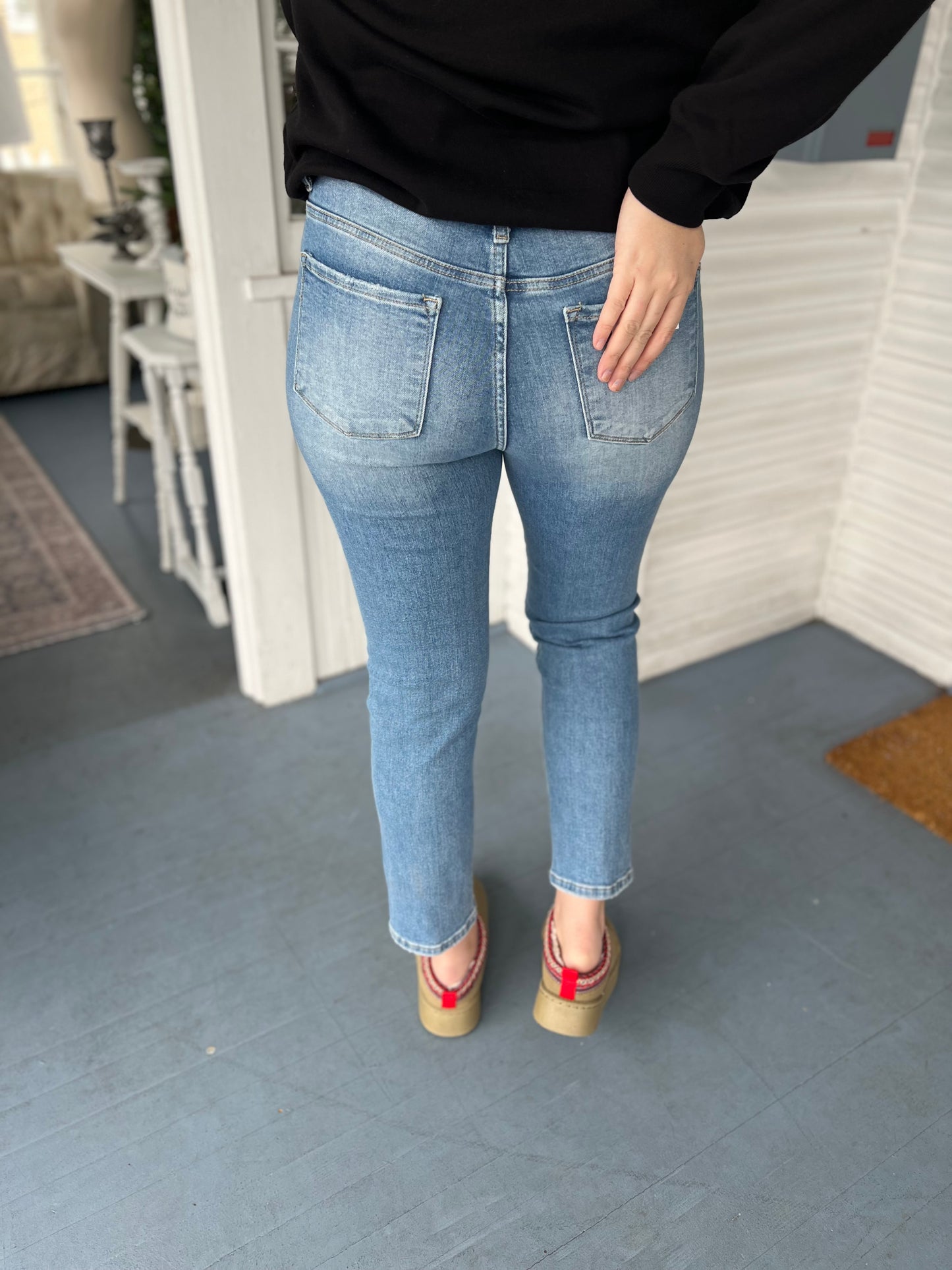 Mid Rise Relaxed Skinny