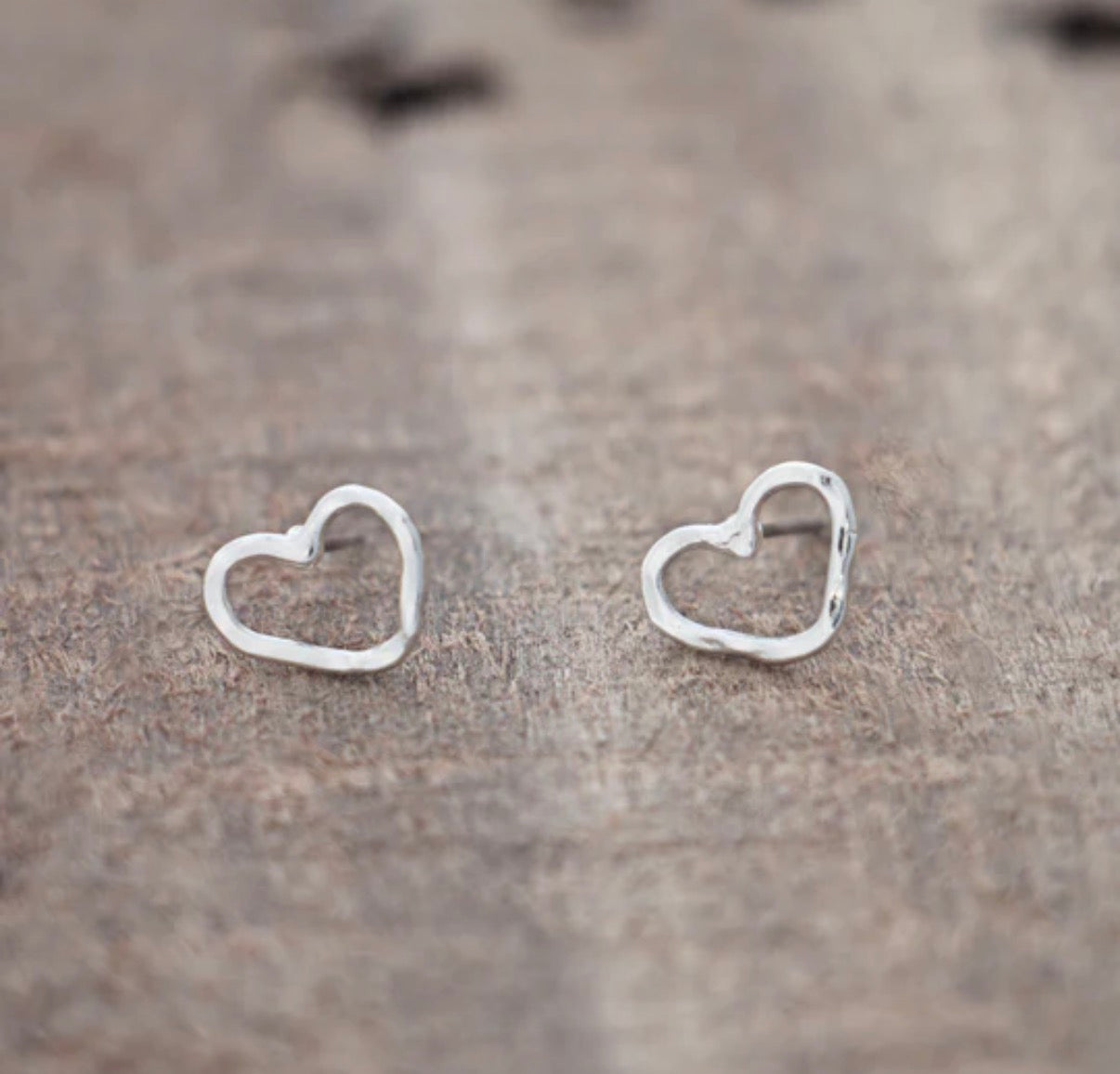 Amore Studs