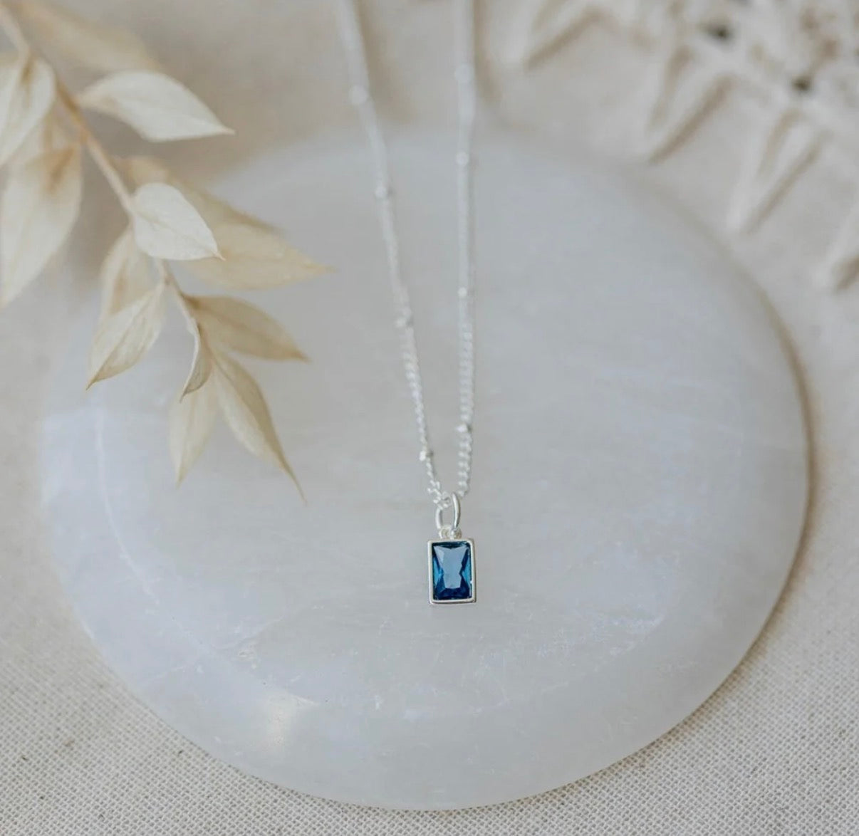 Glim Necklace