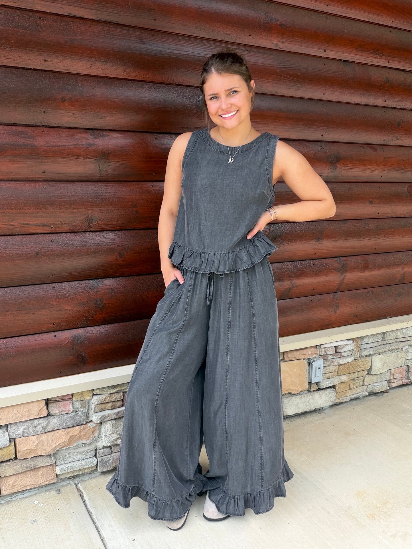 Ruffle Bottom Tencel Pants