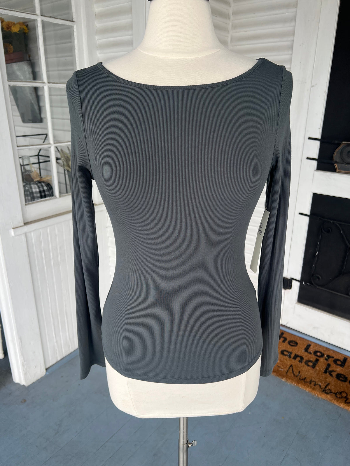 Slim Fit LS Micro Ribbed Scoop Neck Top