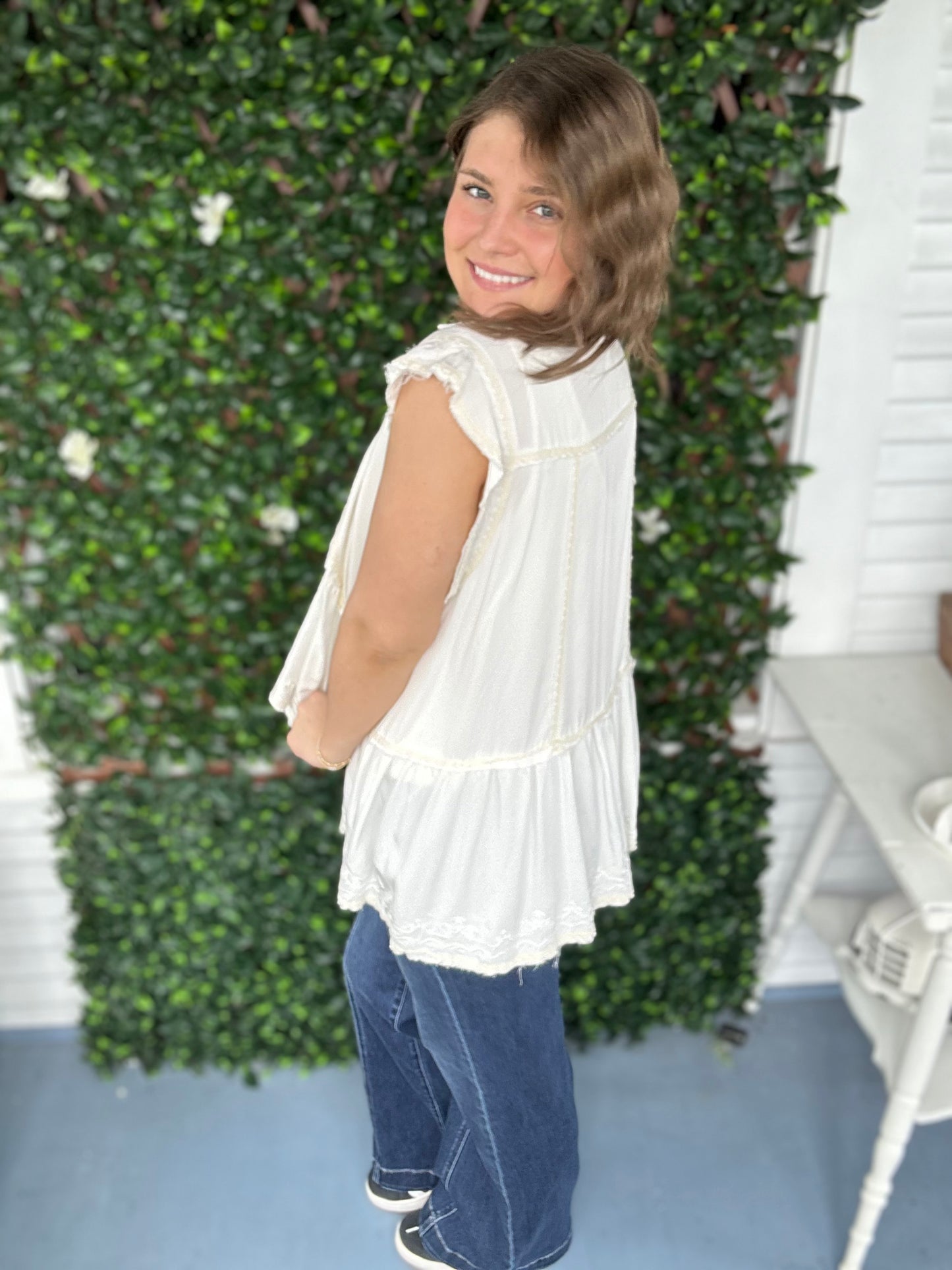 Sleeveless Embroided Cardigan