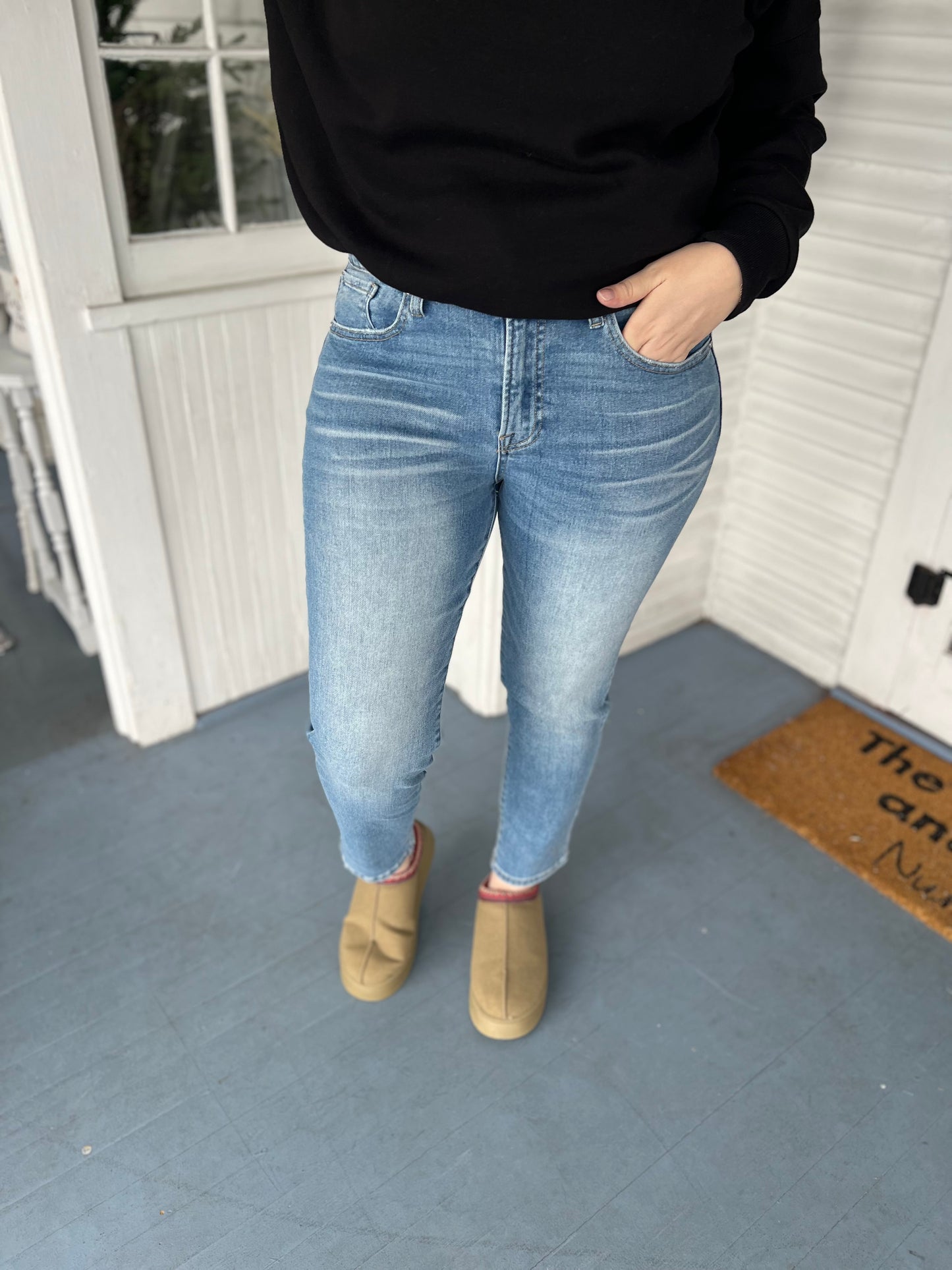 Mid Rise Relaxed Skinny
