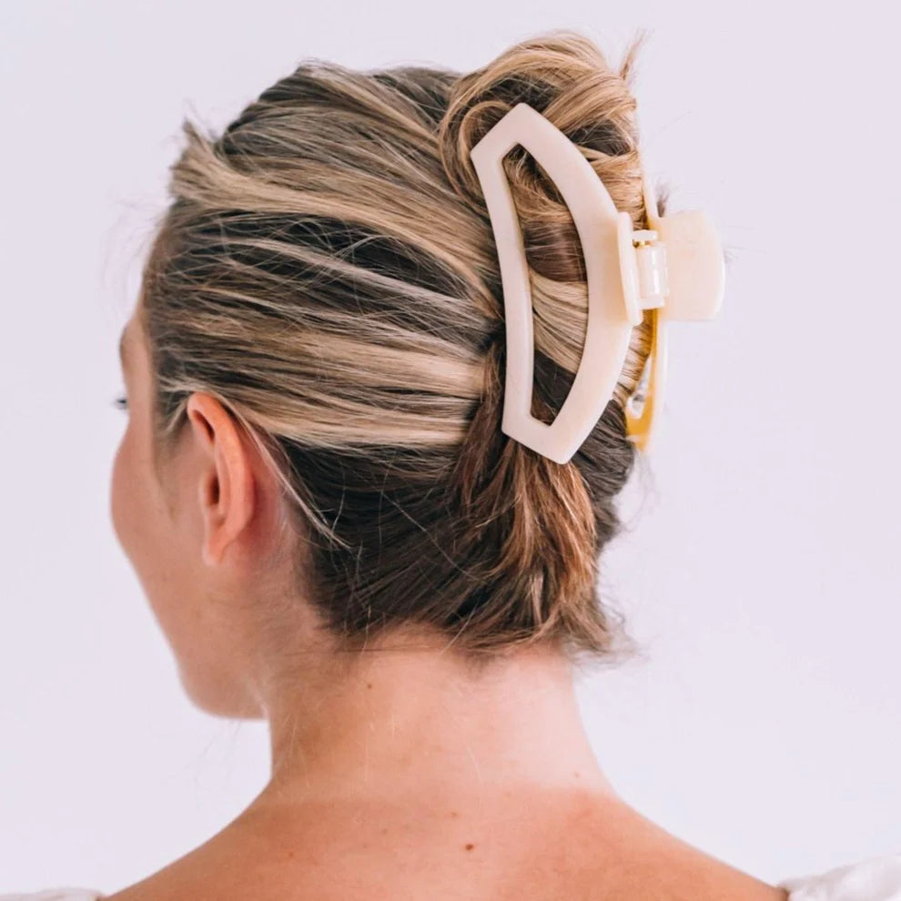 Open Almond Beige Hair Clip