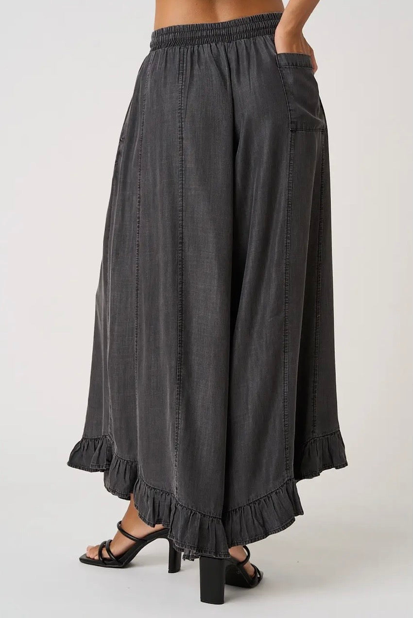 Ruffle Bottom Tencel Pants