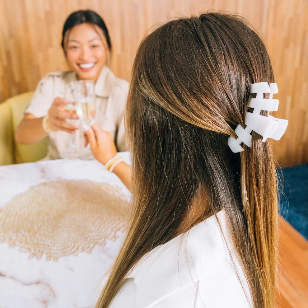 Classic Coconut White Claw Clip