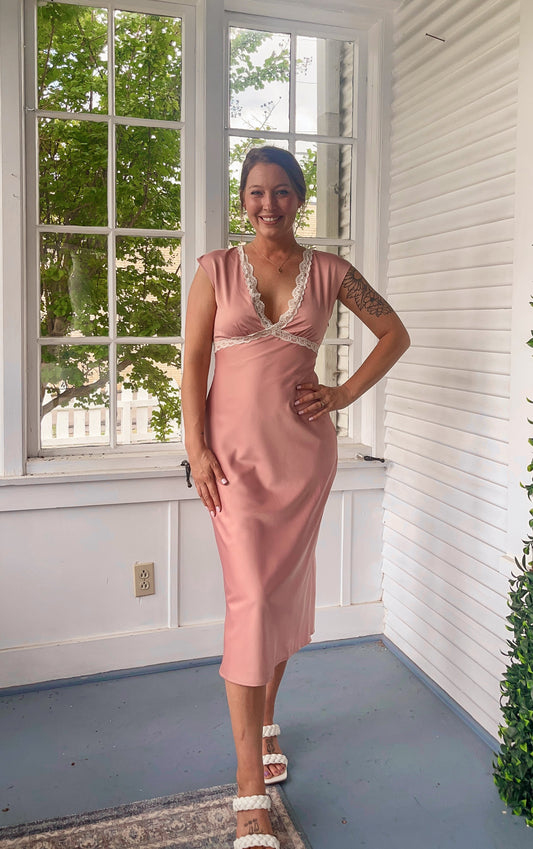 Mauve Lace Vneck Dress