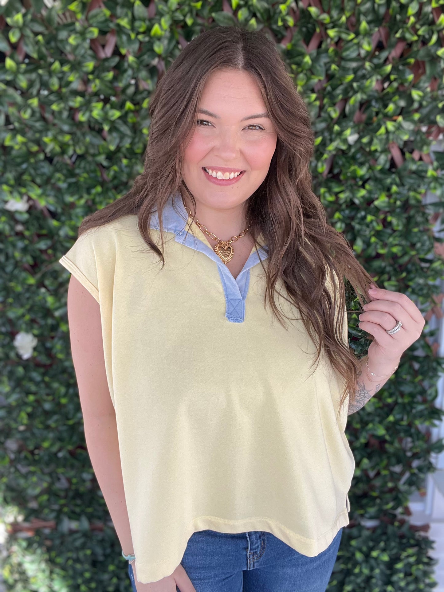 Solid Collared Sleeveless Top