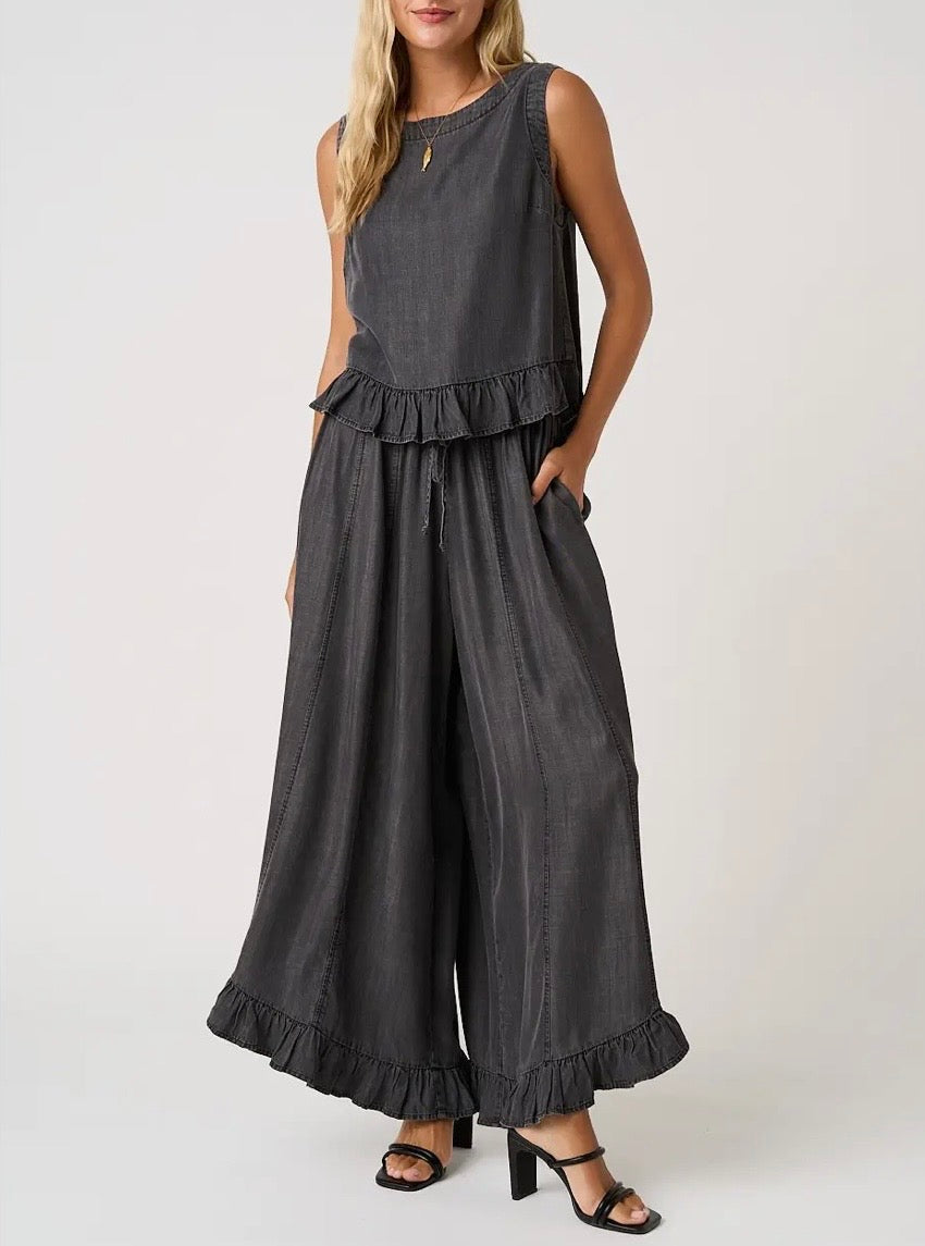 Ruffle Bottom Tencel Pants