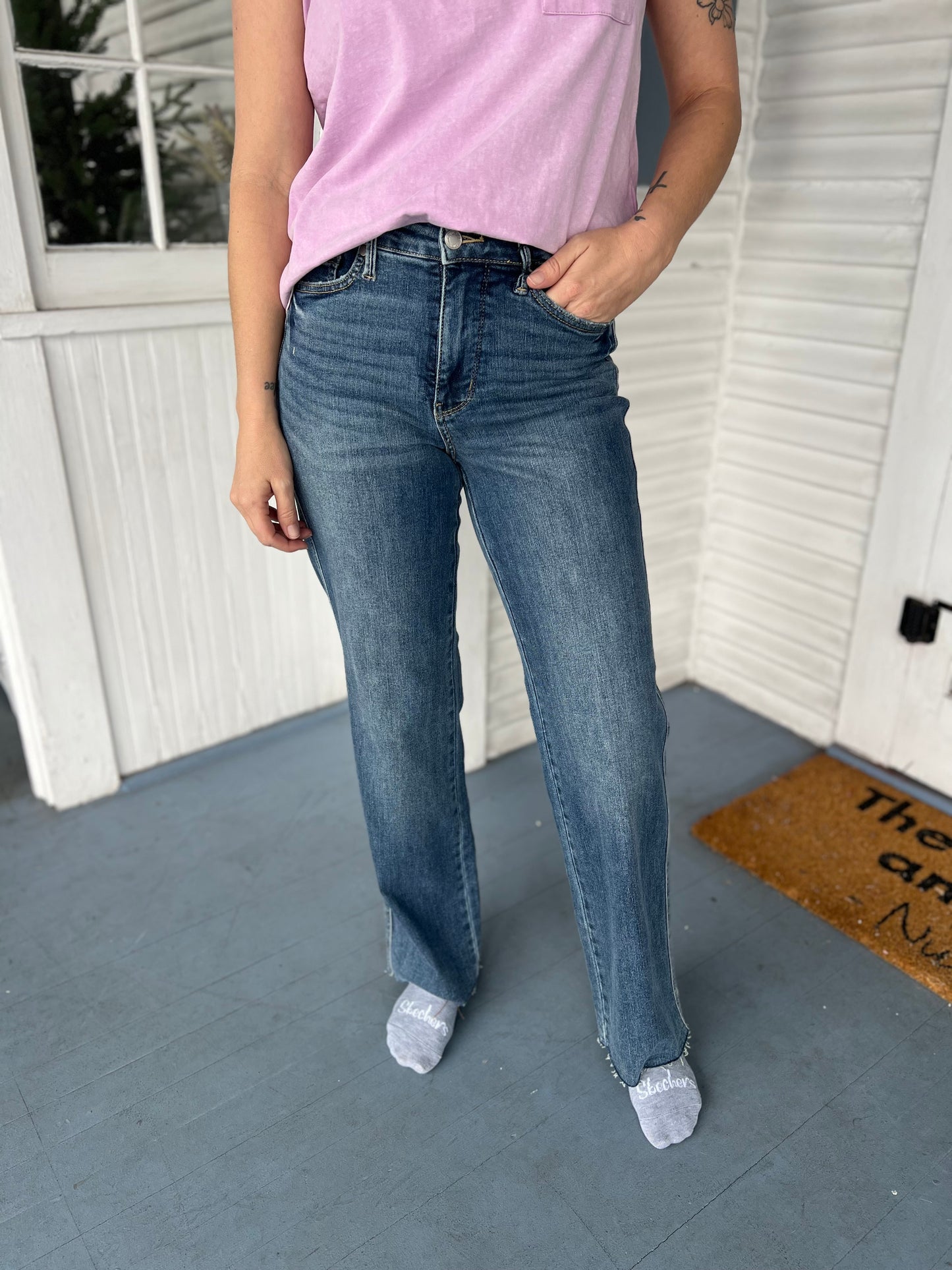 Mid Rise Straight Fit