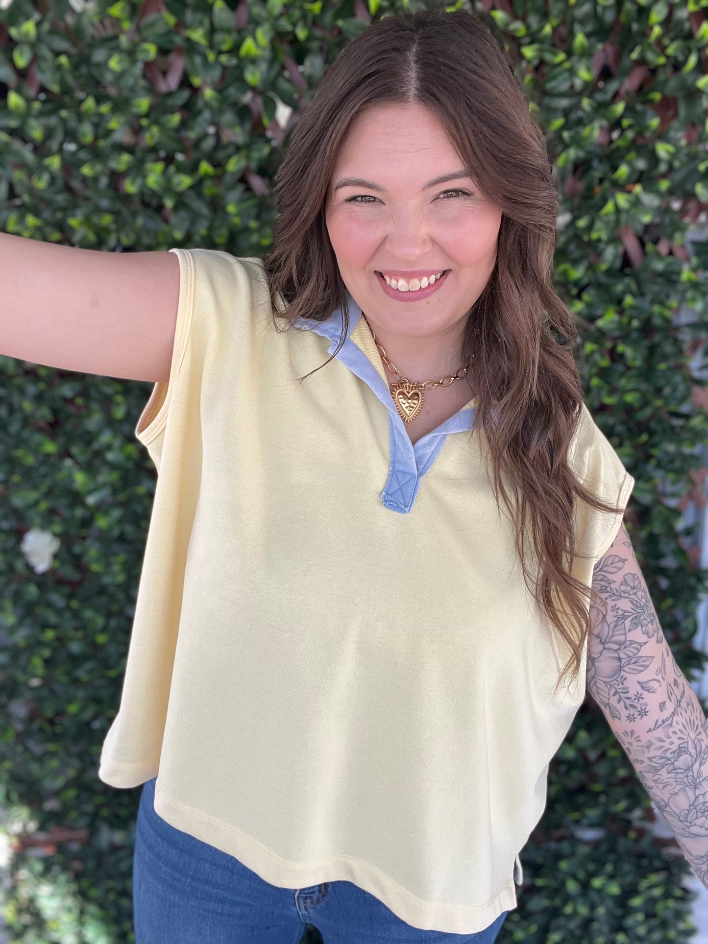 Solid Collared Sleeveless Top