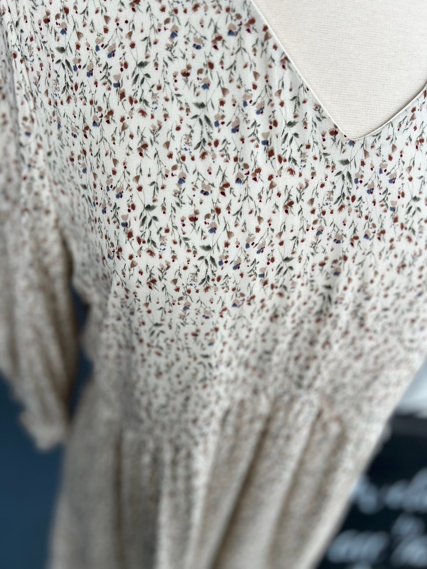 LS Floral Print Vneck Dress