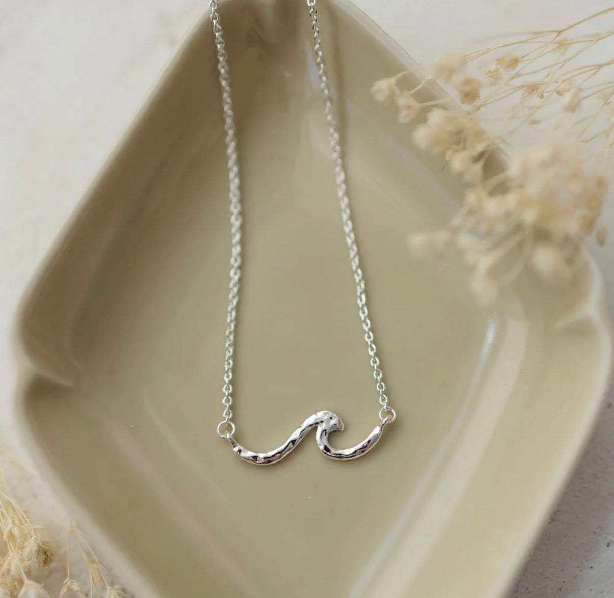 Tiny Wave Necklace