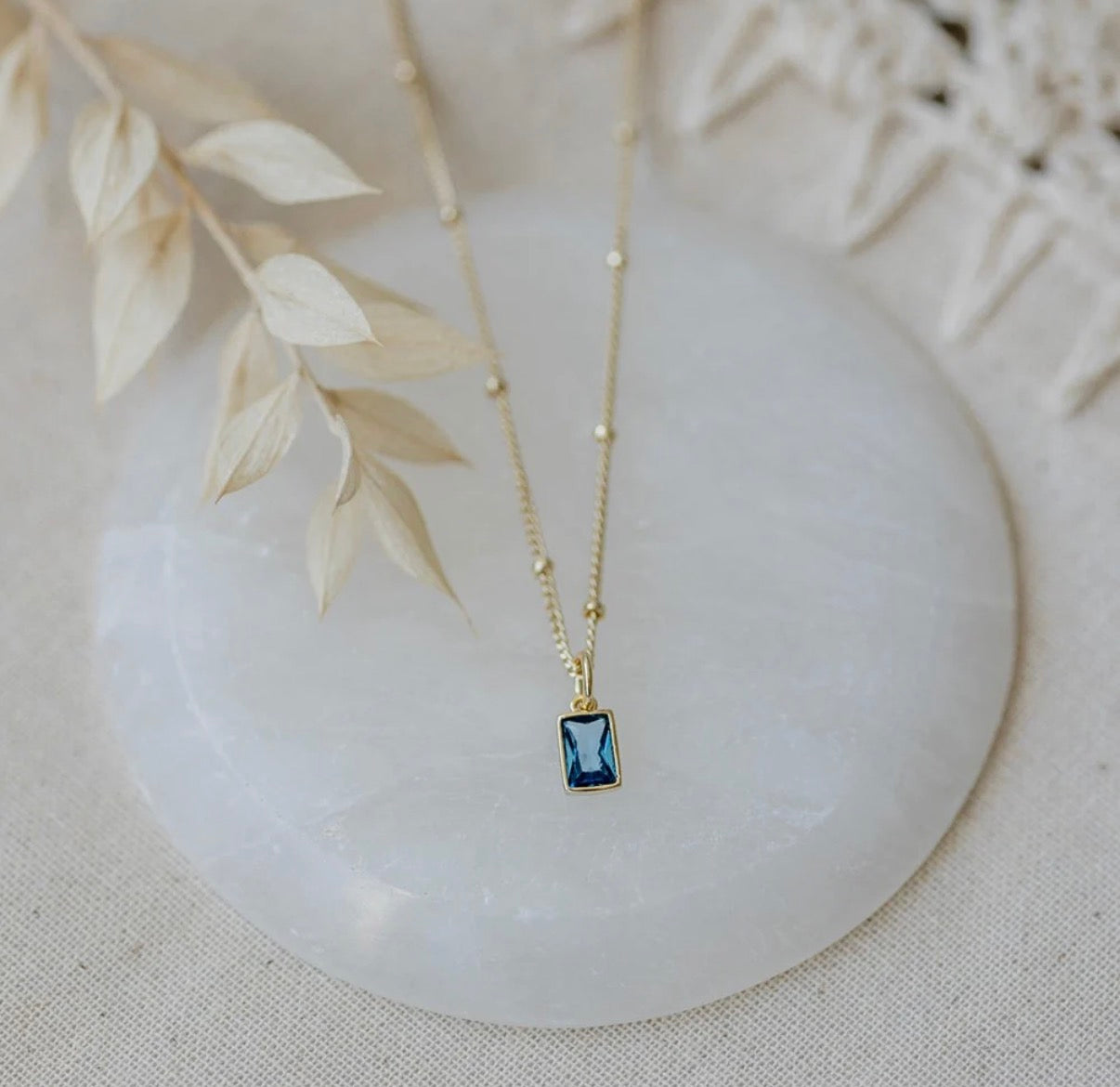 Glim Necklace