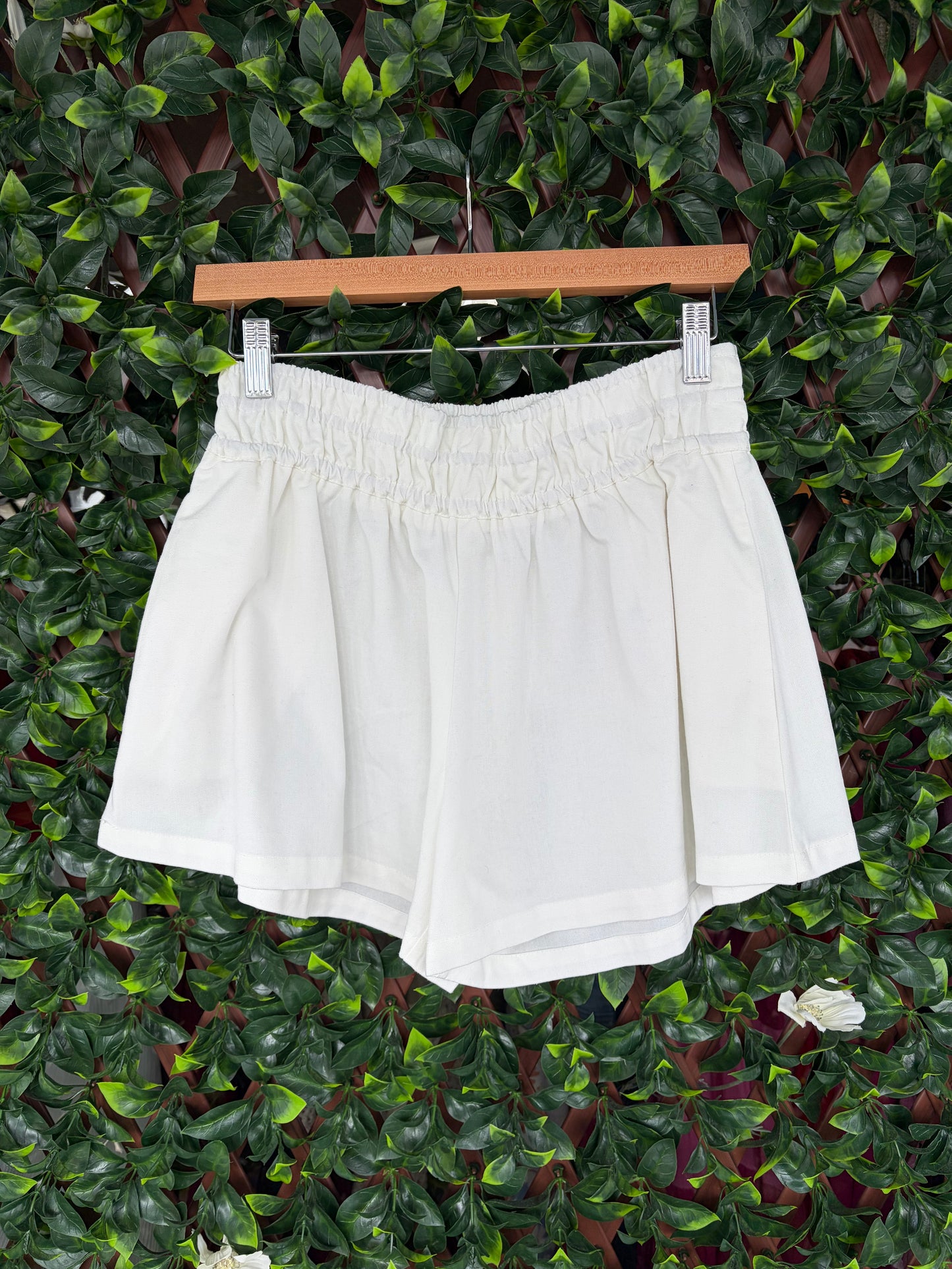 Elastic Waist Linen Shorts