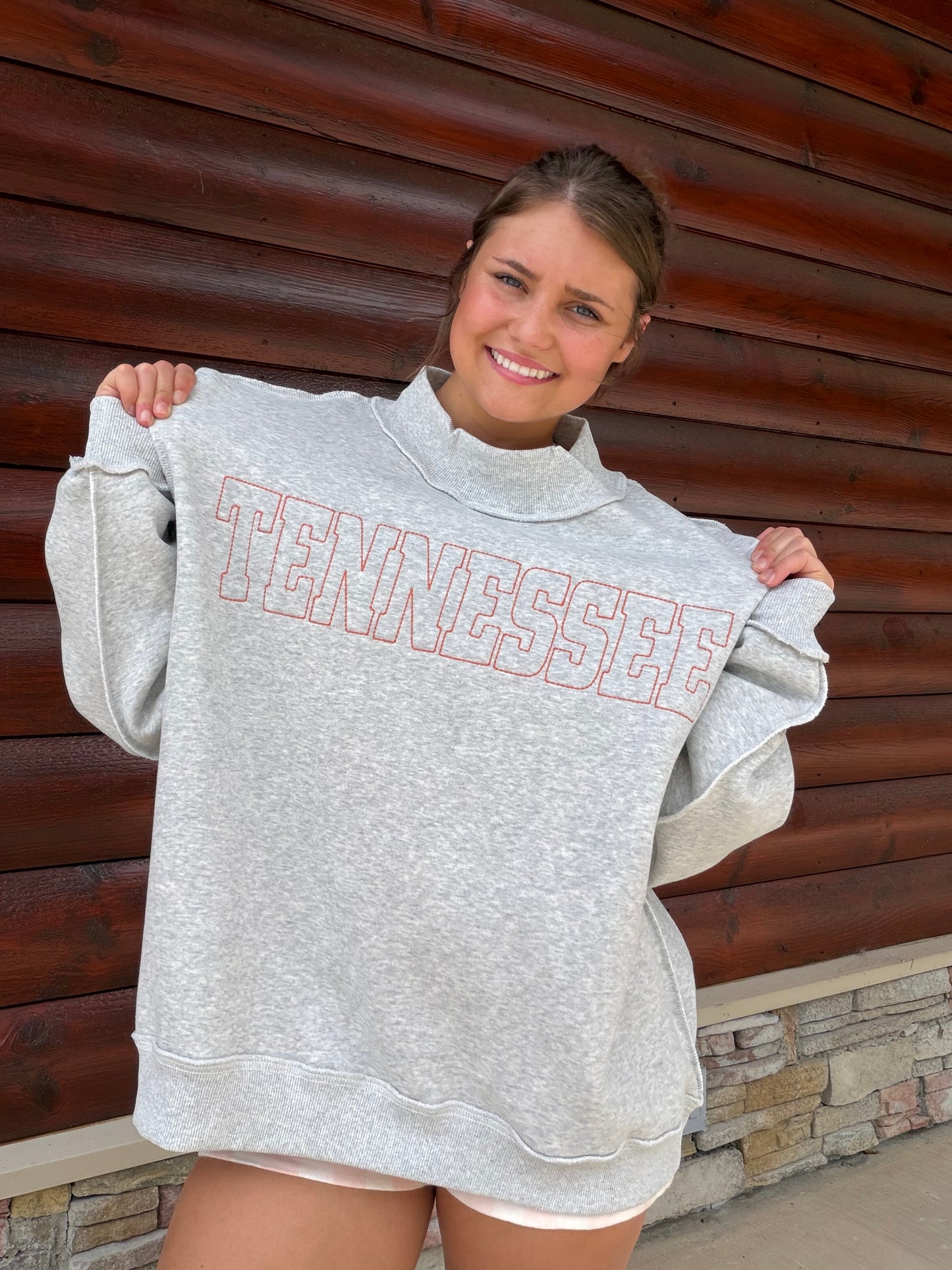 ‘TENNESSEE’ Embroidered Outline Mock Neck
