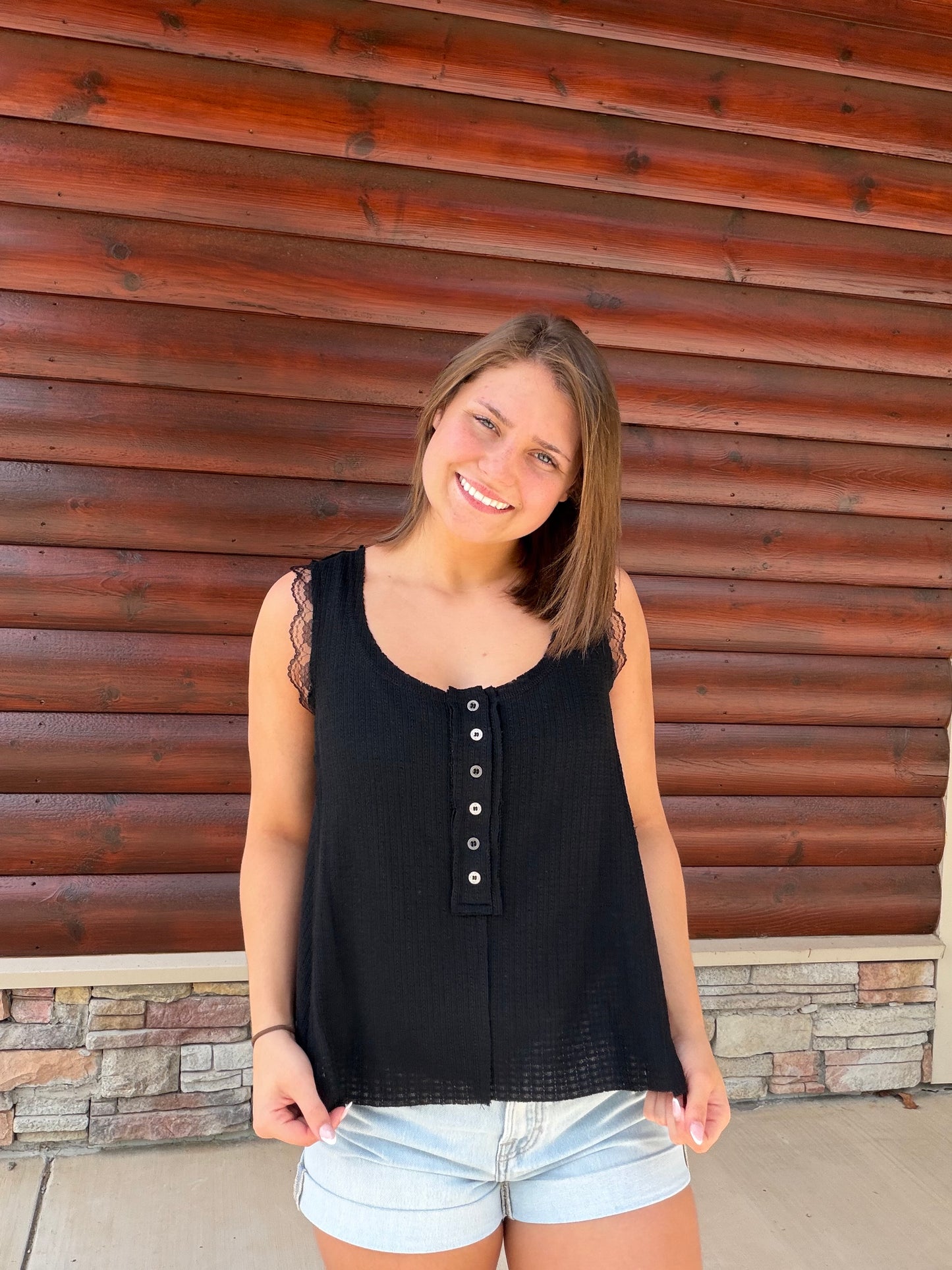 Wavy Lace Sleeveless Top
