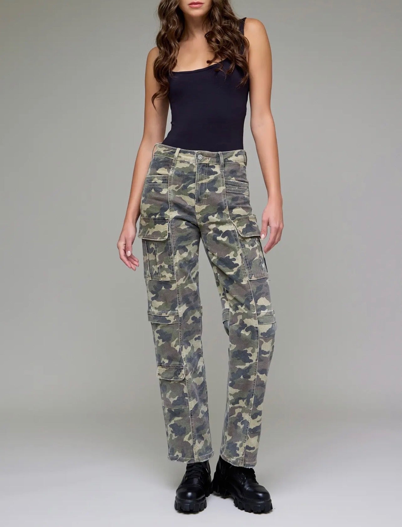 HR Straight Camo Cargo Jeans