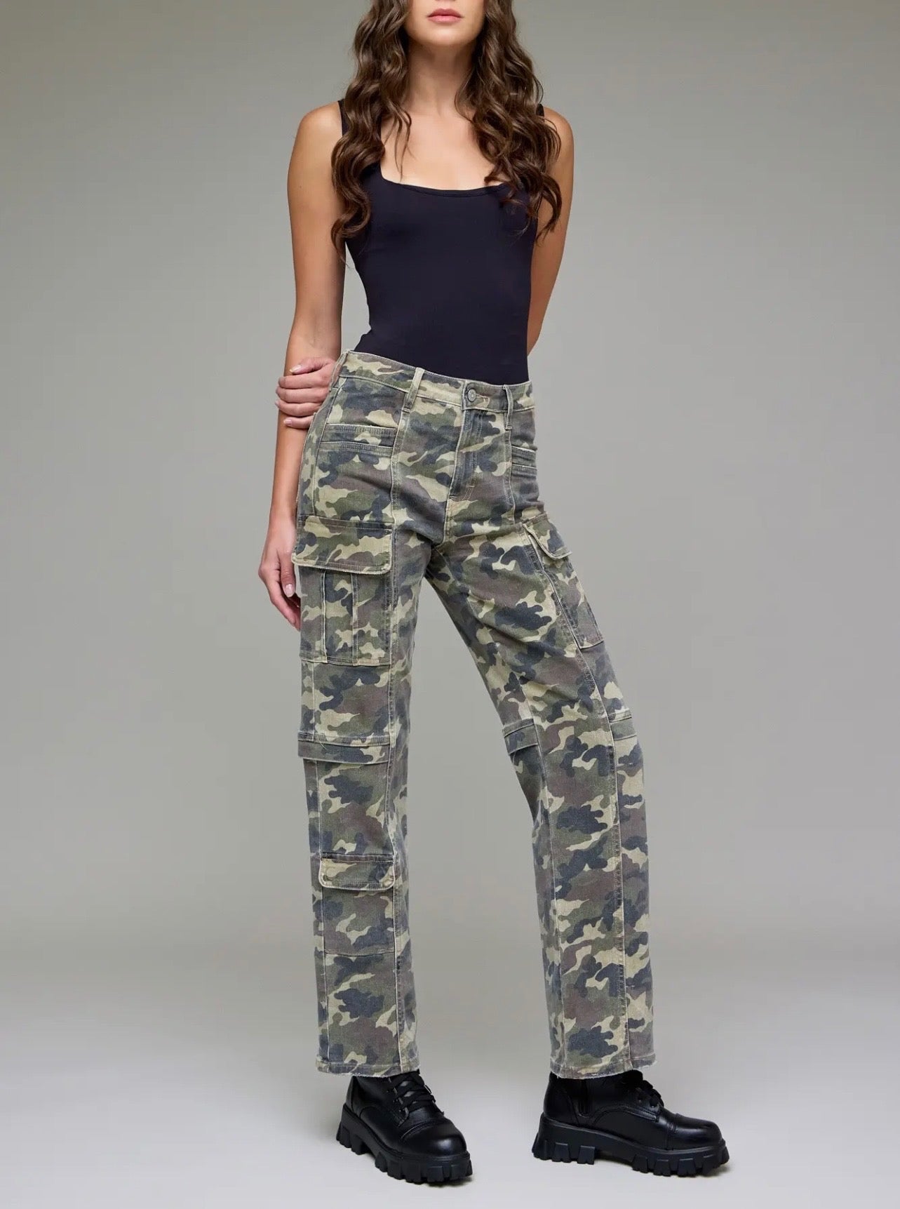 HR Straight Camo Cargo Jeans
