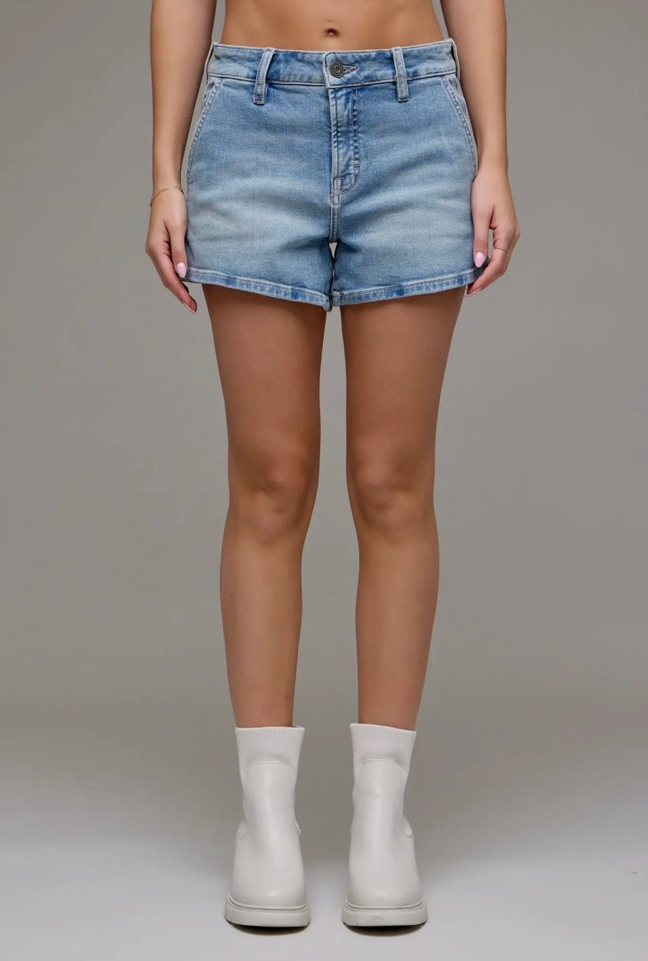 HR Stretch Denim Shorts