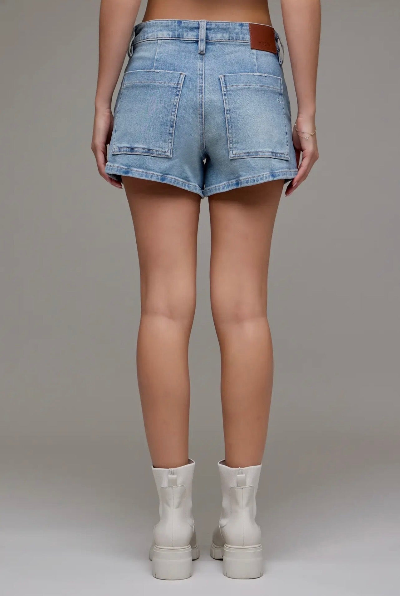 HR Stretch Denim Shorts