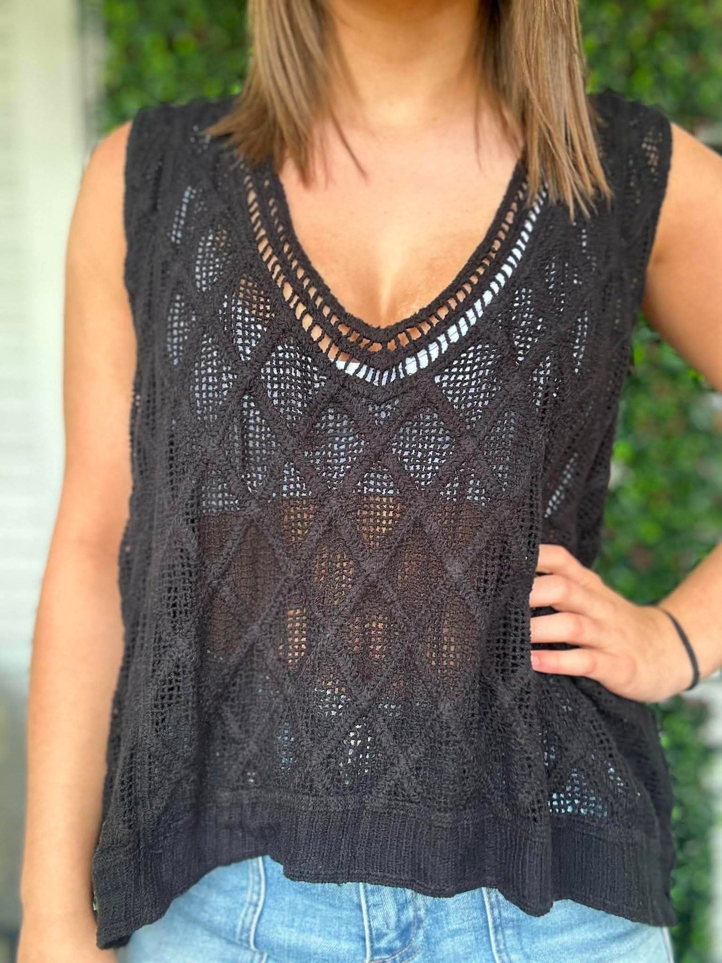 Sleeveless Diamond Weave Crochet Top
